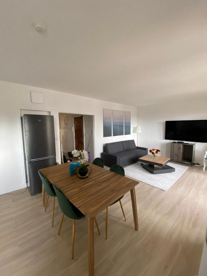 Grand Appartement Courbevoie Paris Esterno foto